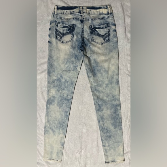 NWOT Blue Spice Acid Wash Skinny Jeans - Picture 2 of 8